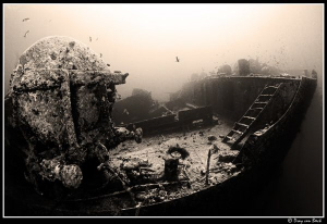 Thistlegorm the old fasioned way. by Dray Van Beeck 